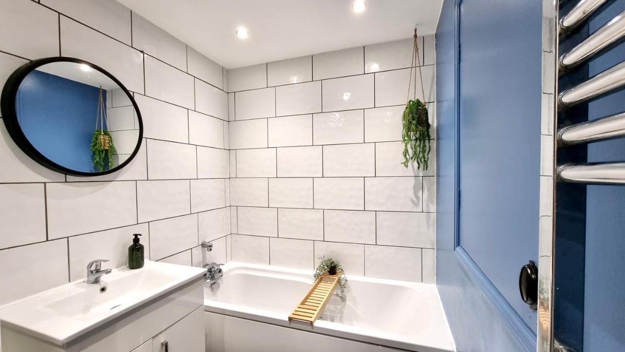 Quay House By Switchback Stays With Free Parking カーディフ エクステリア 写真